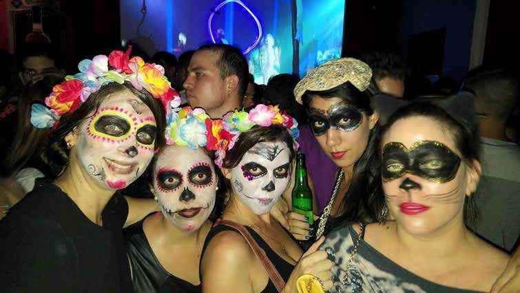 Хэллоуинская вечеринка на Кубе.